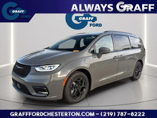2021 Chrysler Pacifica Hybrid Touring for sale in Chesterton, IN