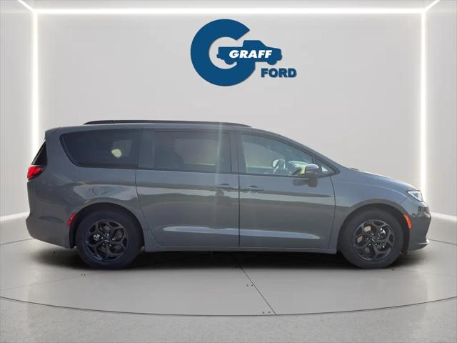 2021 Chrysler Pacifica Hybrid Touring