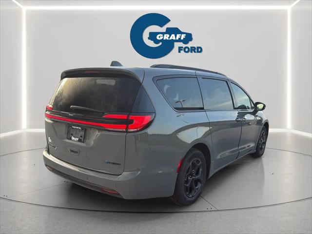 2021 Chrysler Pacifica Hybrid Touring