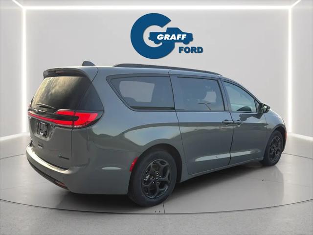 2021 Chrysler Pacifica Hybrid Touring