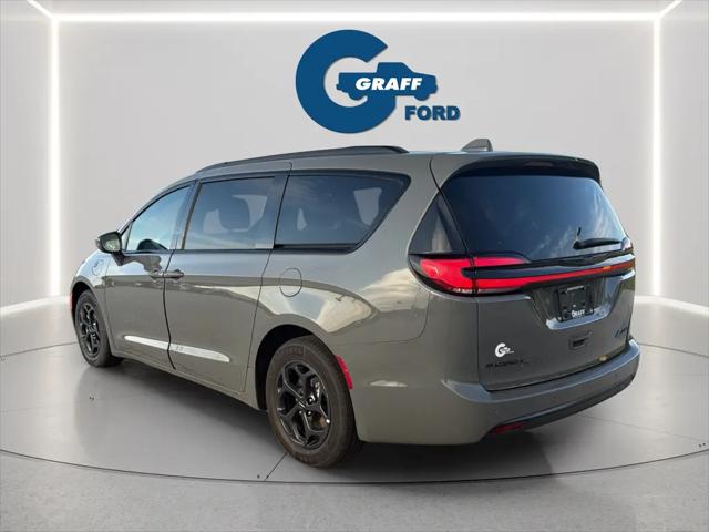 2021 Chrysler Pacifica Hybrid Touring