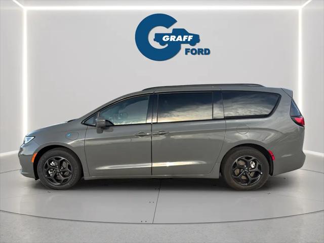 2021 Chrysler Pacifica Hybrid Touring