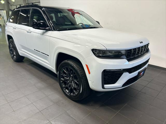 2026 Jeep Grand Cherokee GRAND CHEROKEE SUMMIT 4X4