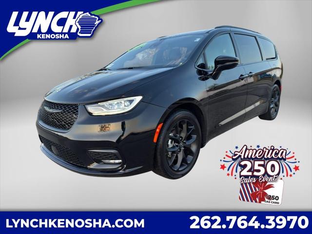 2025 Chrysler Pacifica Limited for sale in Mukwonago, WI