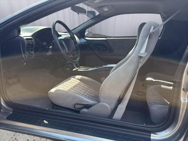 2001 Chevrolet Camaro Base