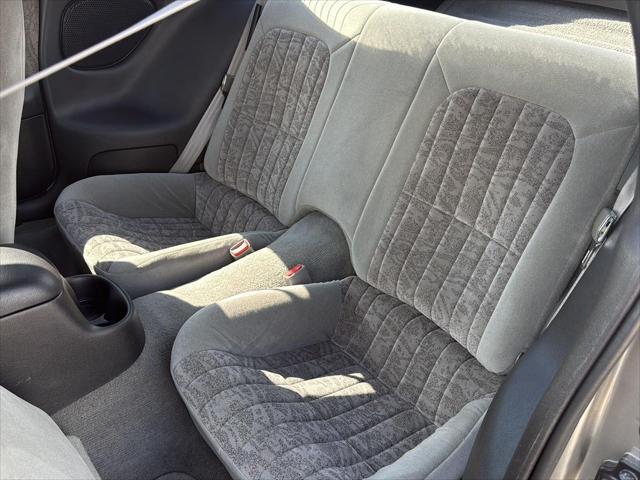 2001 Chevrolet Camaro Base