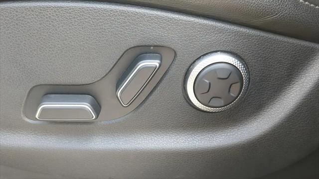 2025 Genesis GV80 2.5T Standard AWD
