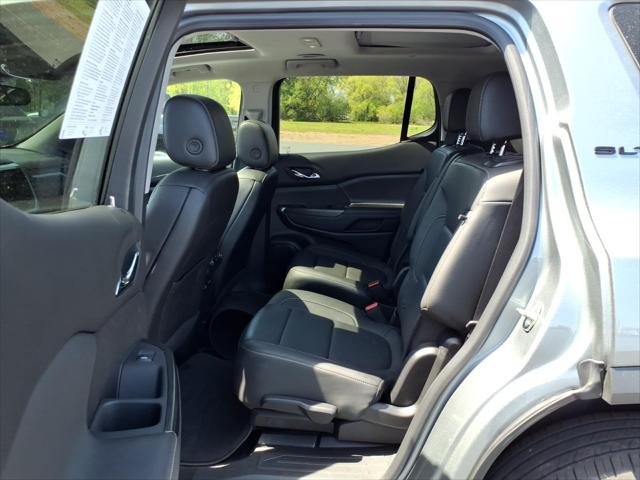 2023 GMC Acadia AWD SLT
