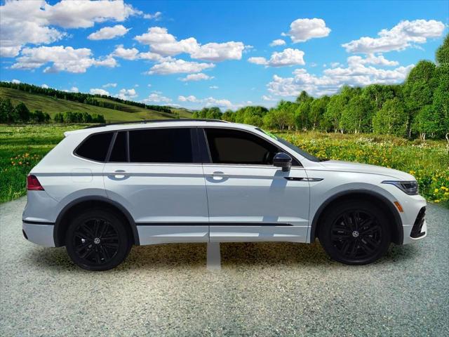 2022 Volkswagen Tiguan 2.0T SE R-Line Black