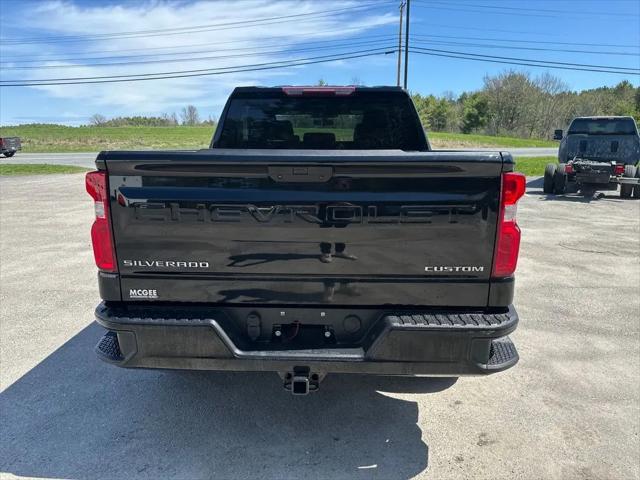 2022 Chevrolet Silverado 1500 4WD Crew Cab Short Bed Custom