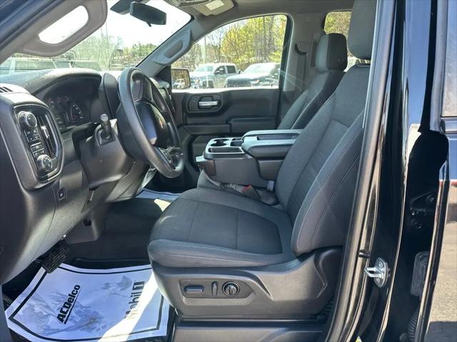 2022 Chevrolet Silverado 1500 4WD Crew Cab Short Bed Custom