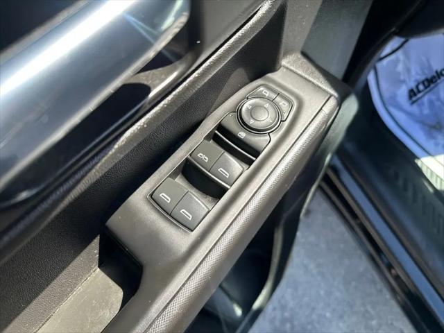 2022 Chevrolet Silverado 1500 4WD Crew Cab Short Bed Custom