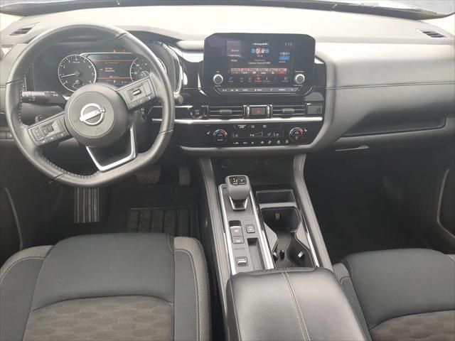 2025 Nissan Pathfinder SV FWD
