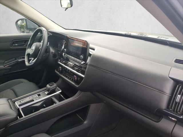 2025 Nissan Pathfinder SV FWD