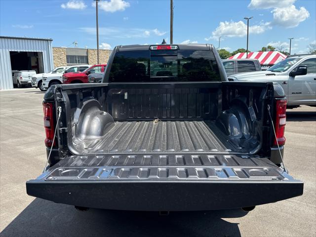 2026 Ram 1500 Express Crew Cab 4x4 5'7" Box