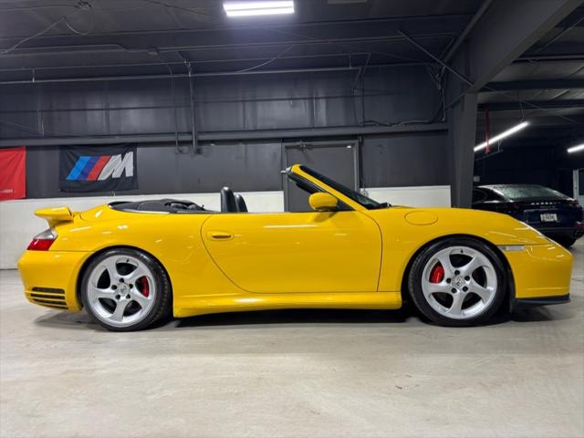 2004 Porsche 911 Carrera 4S