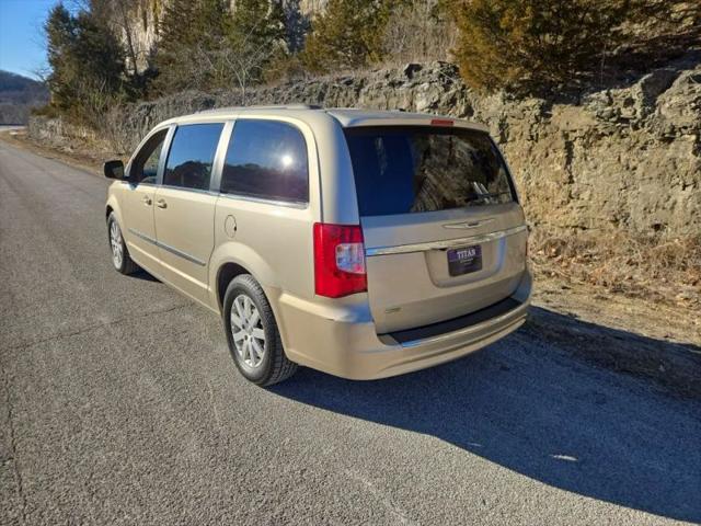 2015 Chrysler Town & Country Touring