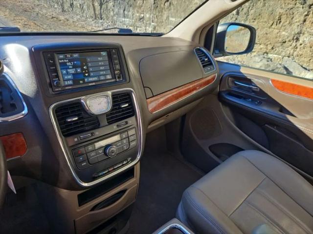 2015 Chrysler Town & Country Touring