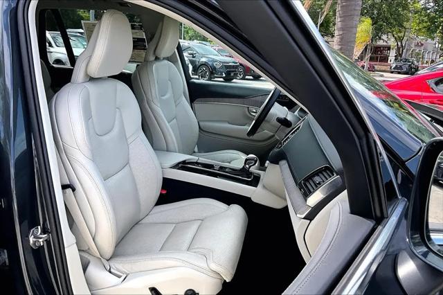 2022 Volvo XC90 T6 Inscription 6 Passenger