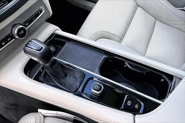 2022 Volvo XC90 T6 Inscription 6 Passenger