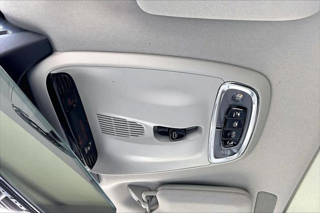 2022 Volvo XC90 T6 Inscription 6 Passenger