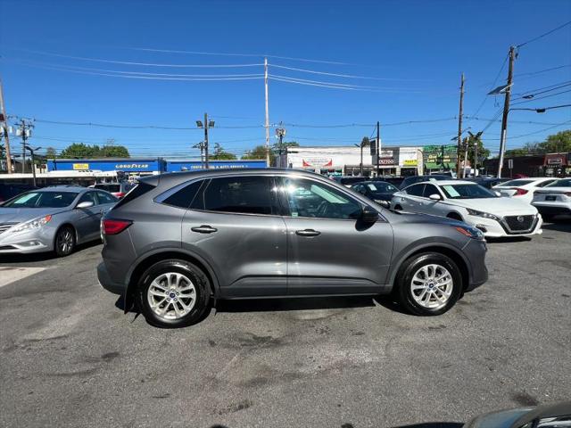 2022 Ford Escape SE Hybrid
