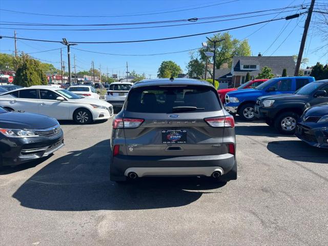 2022 Ford Escape SE Hybrid