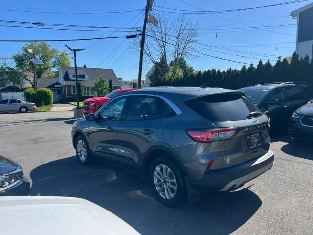 2022 Ford Escape SE Hybrid