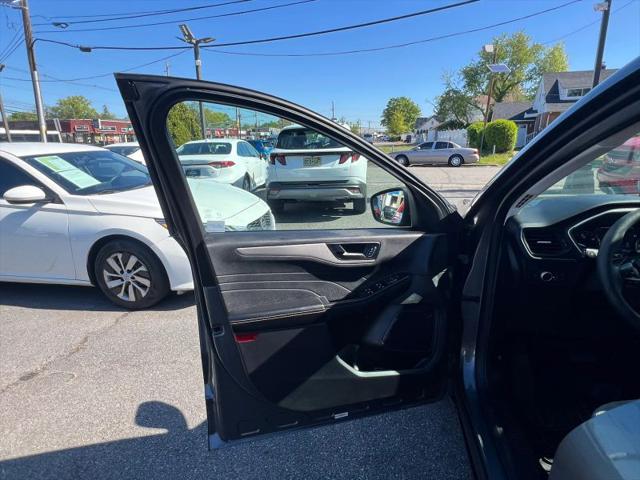 2022 Ford Escape SE Hybrid