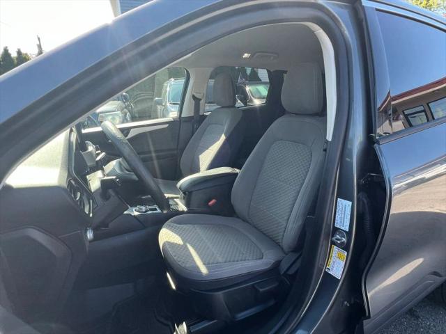 2022 Ford Escape SE Hybrid