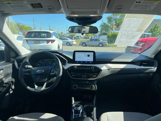 2022 Ford Escape SE Hybrid