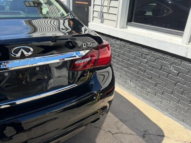2019 INFINITI Q70 3.7X LUXE