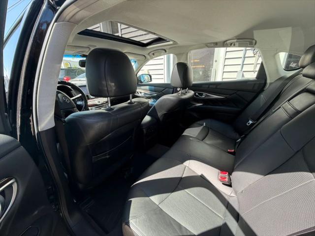2019 INFINITI Q70 3.7X LUXE