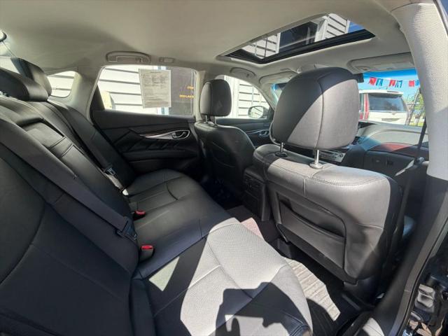 2019 INFINITI Q70 3.7X LUXE