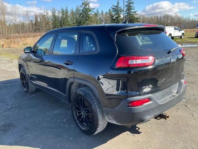 2016 Jeep Cherokee Sport