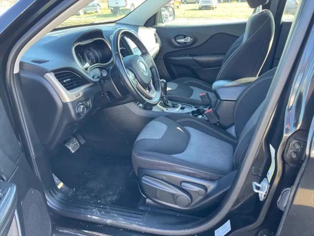 2016 Jeep Cherokee Sport