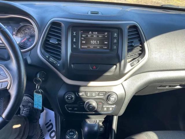 2016 Jeep Cherokee Sport