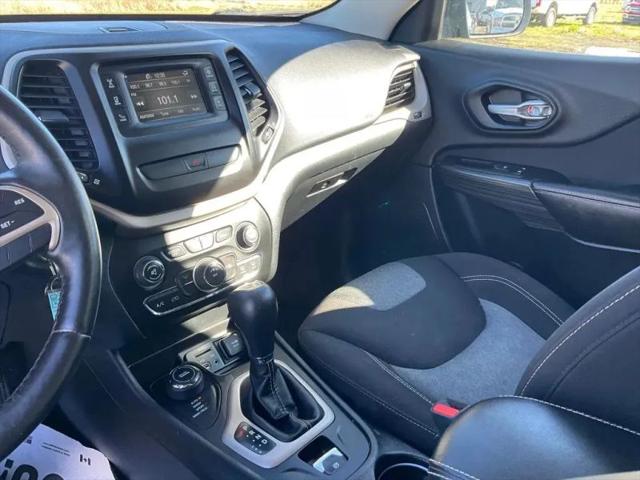 2016 Jeep Cherokee Sport