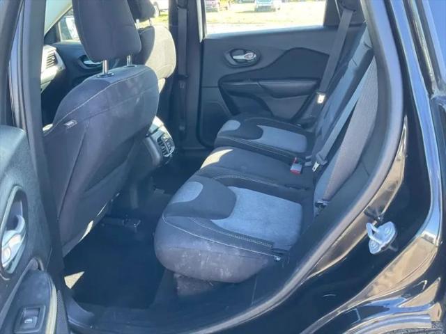 2016 Jeep Cherokee Sport