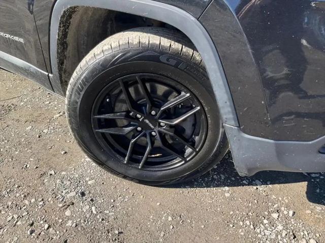 2016 Jeep Cherokee Sport