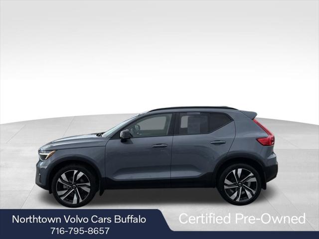 2023 Volvo XC40 B5 Plus Dark Theme