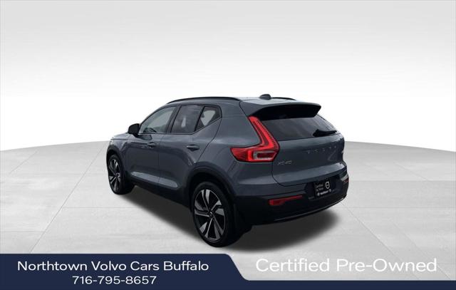 2023 Volvo XC40 B5 Plus Dark Theme