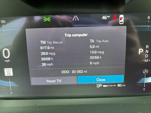 2023 Volvo XC40 B5 Plus Dark Theme