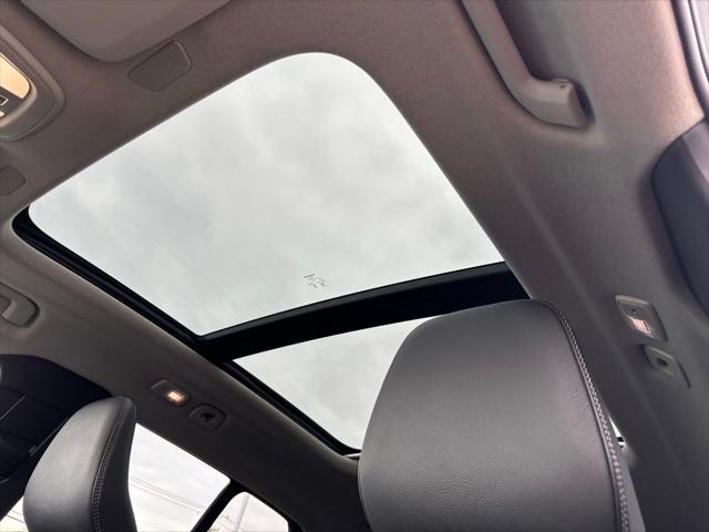 2023 Volvo XC40 B5 Plus Dark Theme