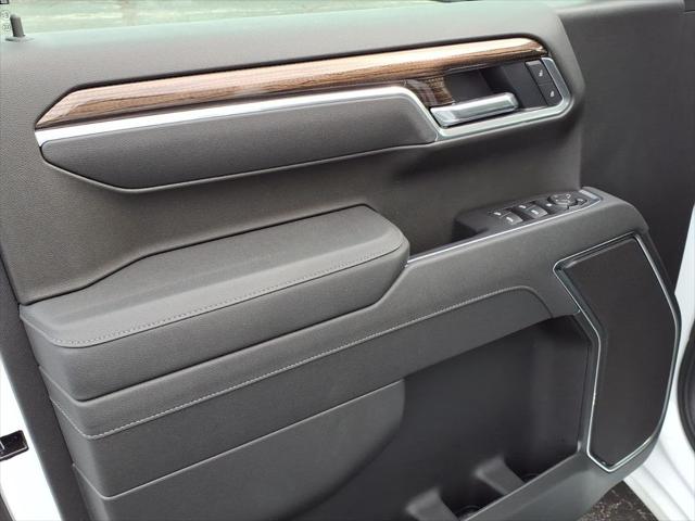 2026 Chevrolet Silverado 1500 4WD Crew Cab Short Bed LT with 2FL