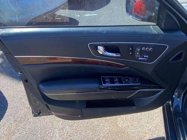2015 Kia K900 Luxury