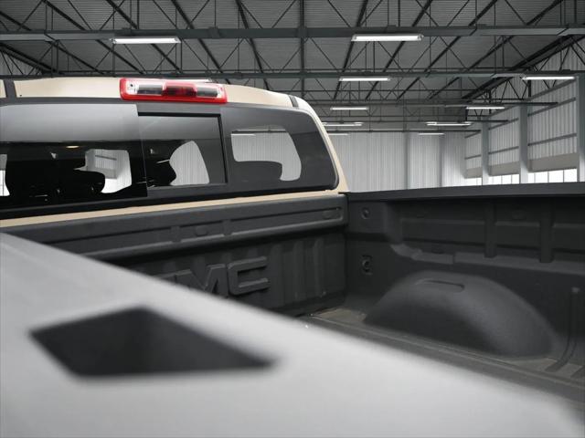 2022 GMC Canyon 4WD Crew Cab Short Box AT4 - Leather