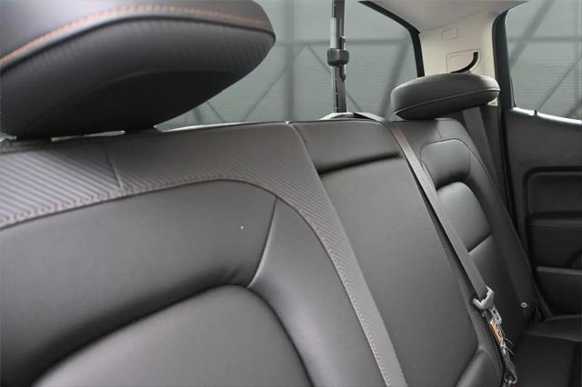 2022 GMC Canyon 4WD Crew Cab Short Box AT4 - Leather