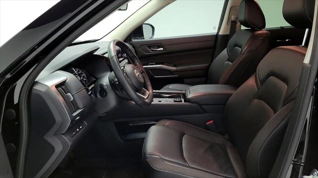 2024 Nissan Pathfinder SL 4WD