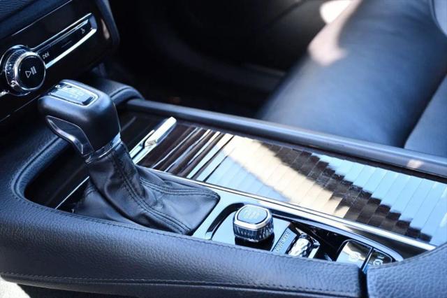 2018 Volvo XC90 T6 Momentum